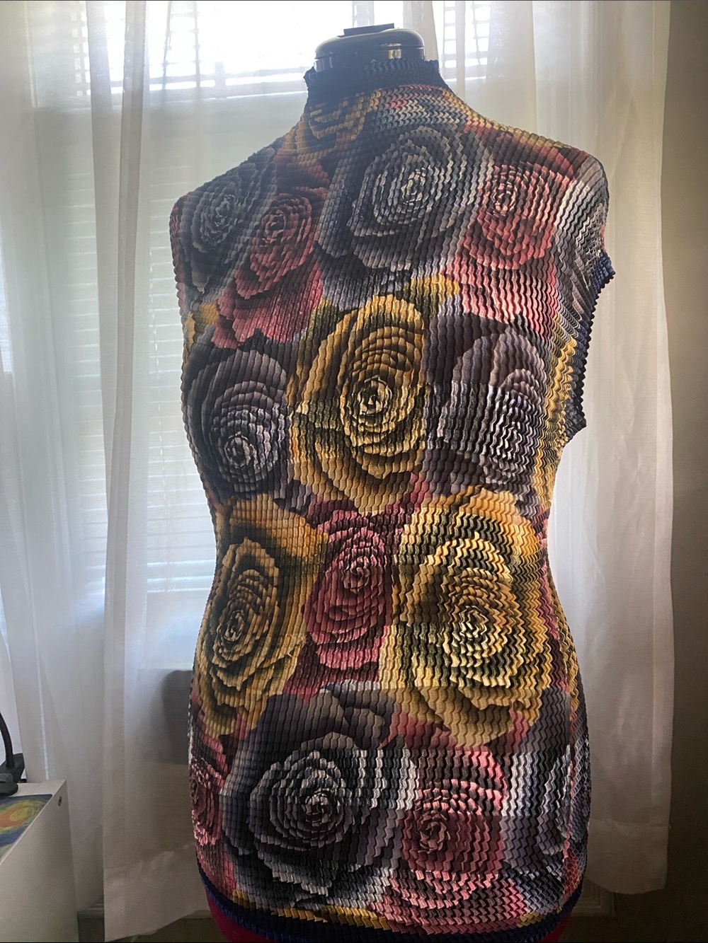 Sleeveless mock neck Floral Textured Top in Yellow, Pink & Gray stretch